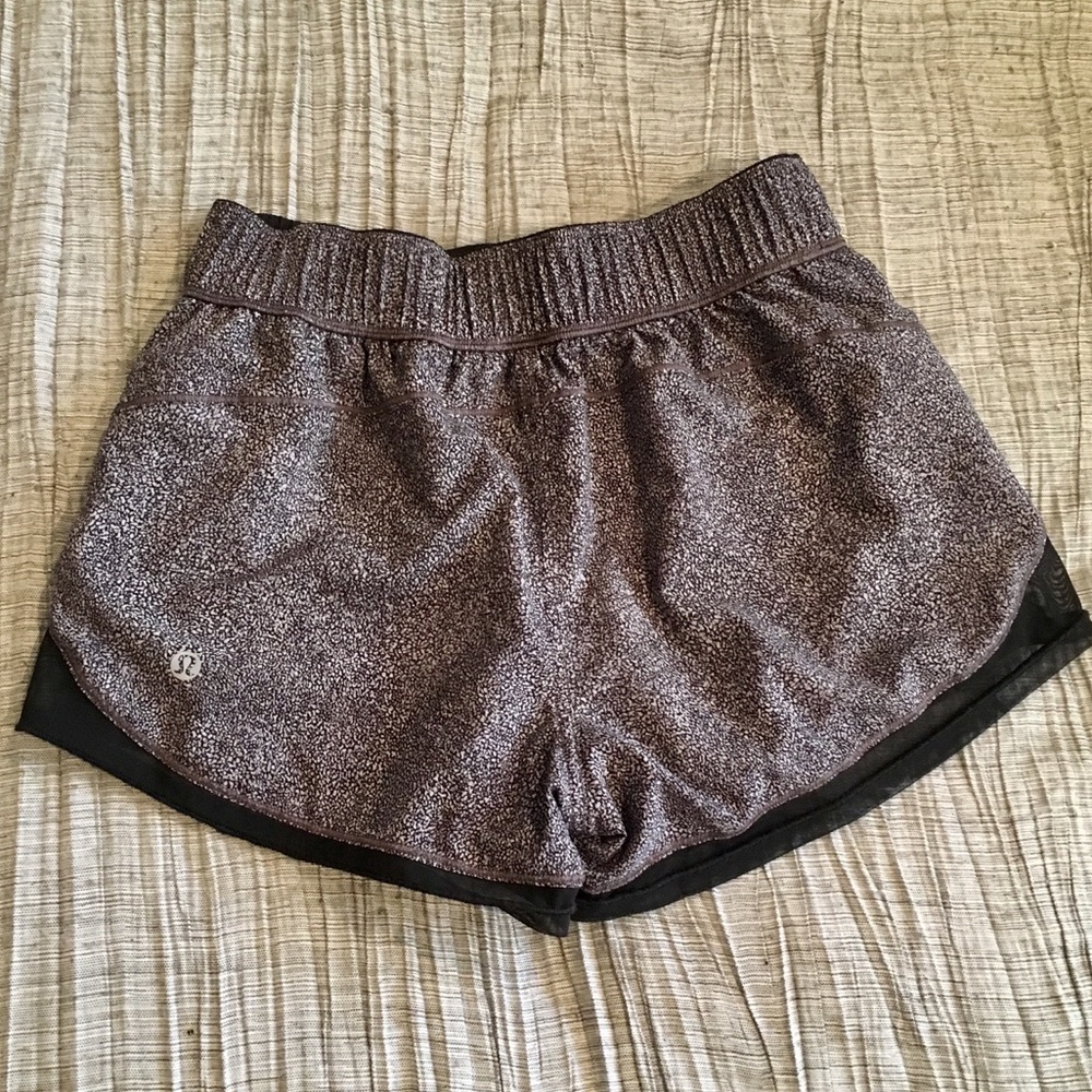 Lululemon reversible shorts size 4!